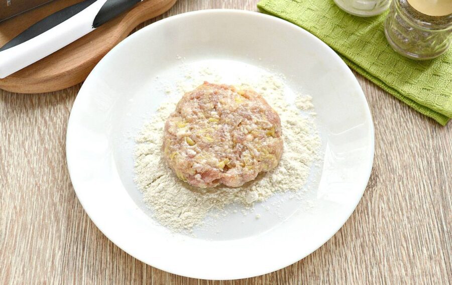 Сформуйте котлети