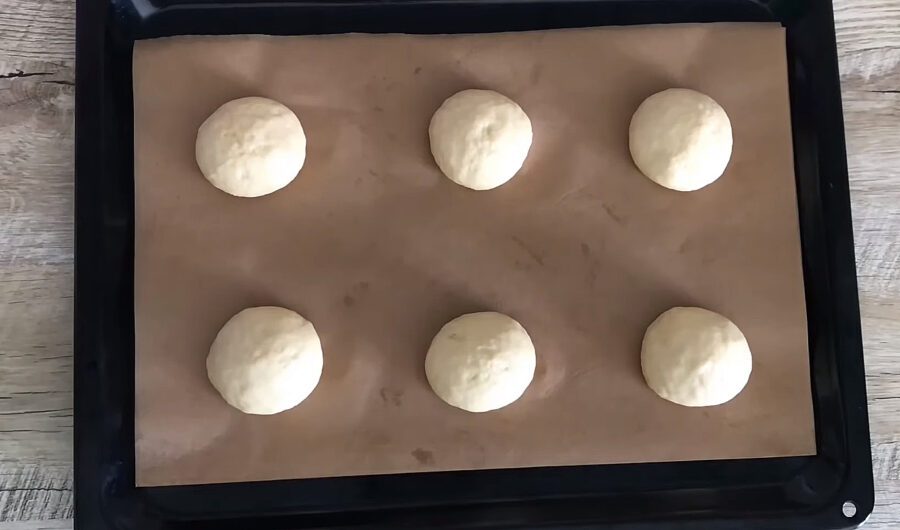 На сніданок випікаю булочки з маслом: тісто без яєць на молоці