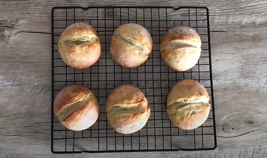 На сніданок випікаю булочки з маслом: тісто без яєць на молоці