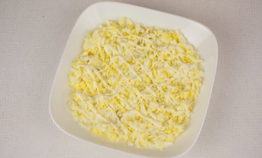 Рецепт французького салату з яблуком і сиром