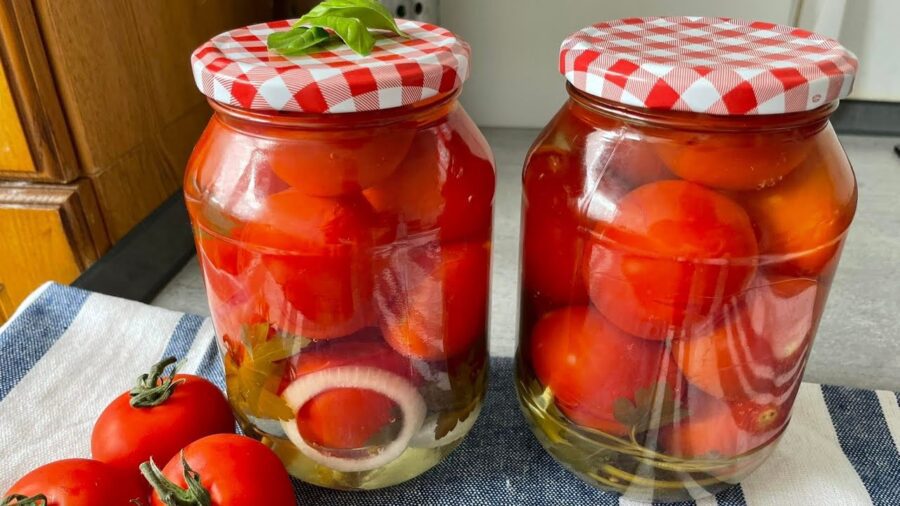 Простий і швидкий рецепт смачного маринаду для помідорів на зиму