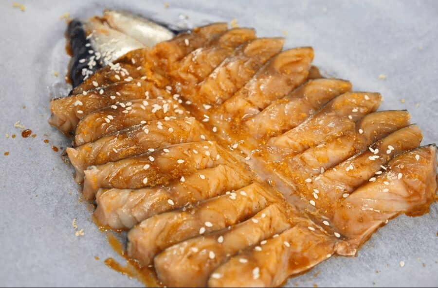 Рецепт смачної і ніжної запеченої скумбрії в азіатсько