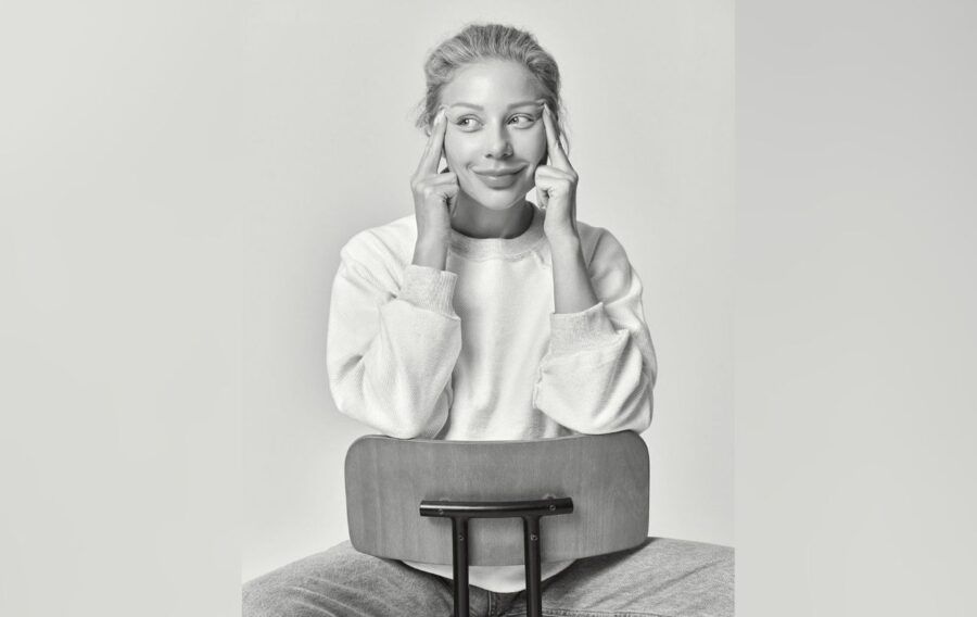 Відома українська співачка Тіна Кароль знялась у цікавій фотосесії в трендовому образі