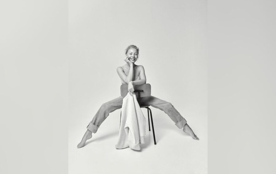 Відома українська співачка Тіна Кароль знялась у цікавій фотосесії в трендовому образі