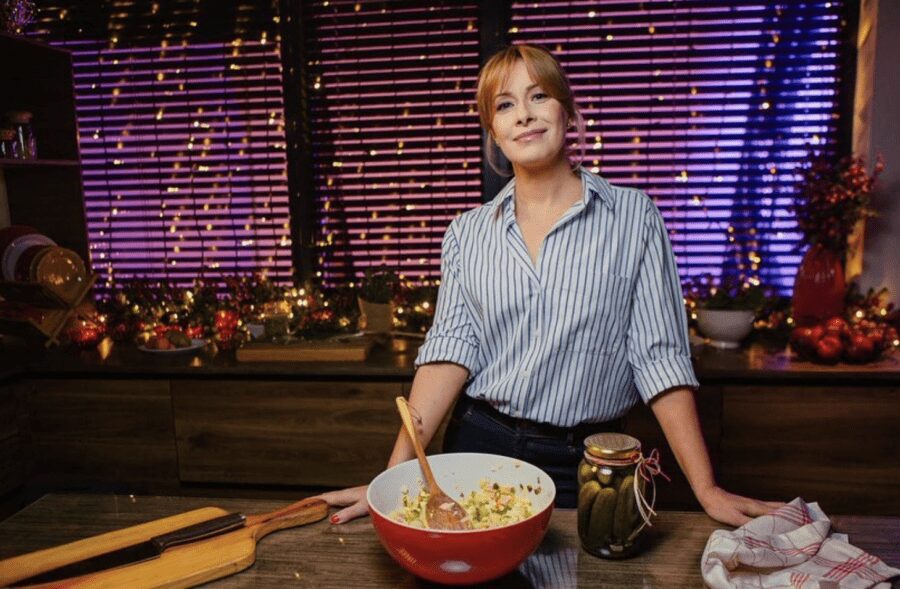 Відома українська актриса Олена Кравець оголосила про запуск нового проєкту разом із донькою