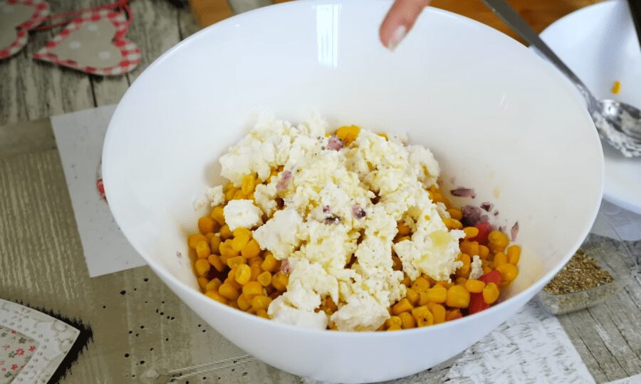 Легкий, свіжий і смачний салат з фетою без майонезу