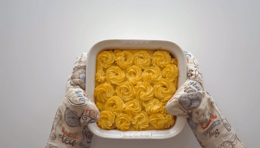 Рецепт простого і дуже смачного картопляного пирога з фаршем