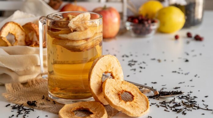 Кухарі підказали, як приготувати насичений український узвар