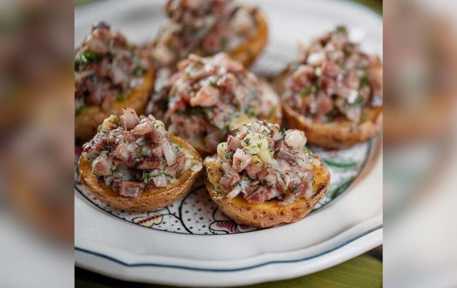 Кулінари опублікували простий рецепт нереально смачної закуски до новорічного столу