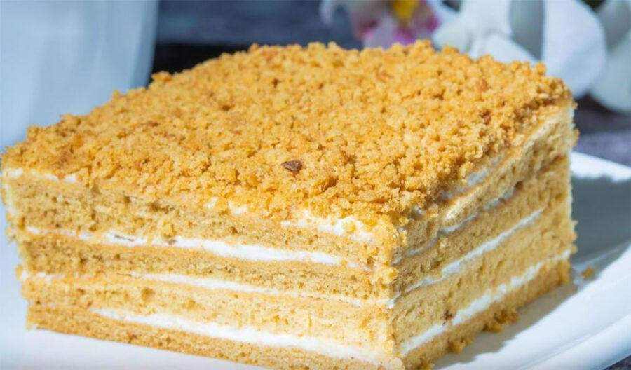 Домашній Медовик за рецептом, який виходить кращим за магазинний 