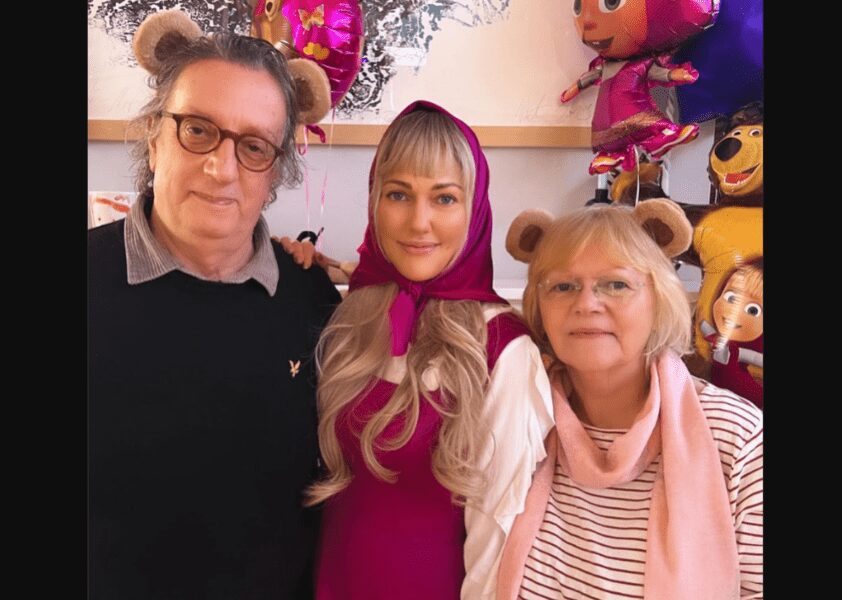 Відома турецька актриса Мер'єм Узерлі перевтілилась у головну героїню популярного мультику