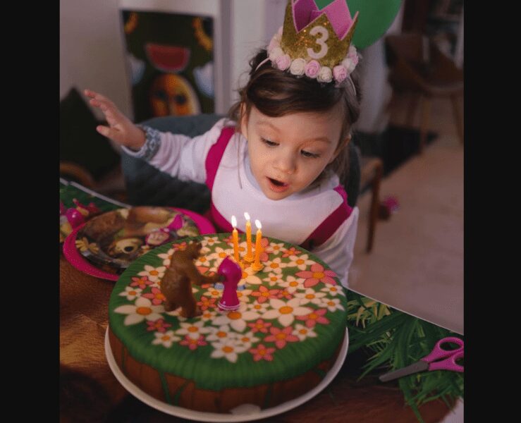 Відома турецька актриса Мер'єм Узерлі перевтілилась у головну героїню популярного мультику