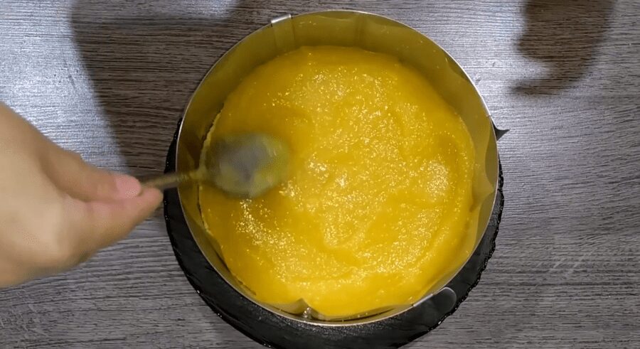 Рецепт святкового яблучного торта, який тане у роті