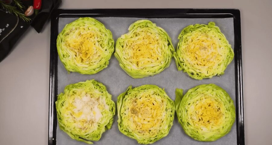 Рецепт запечених стейків з капусти з м'ясним фаршем