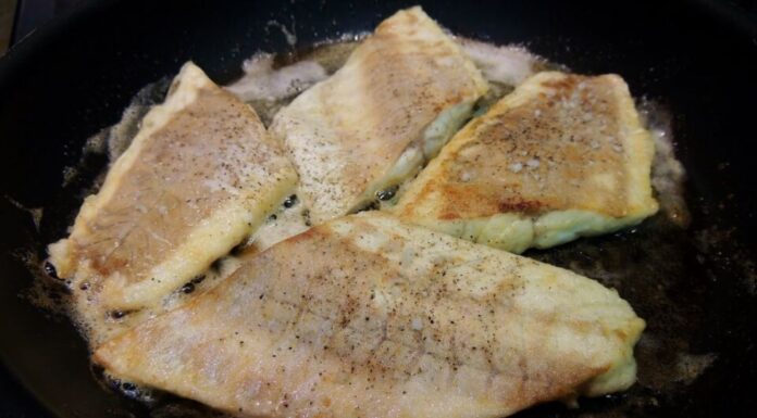 Кухарі показали, як правильно смажити рибу, щоб вона вийшла смачною та легкою