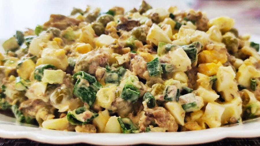 Рецепт простого салату з чотирьох інгредієнтів