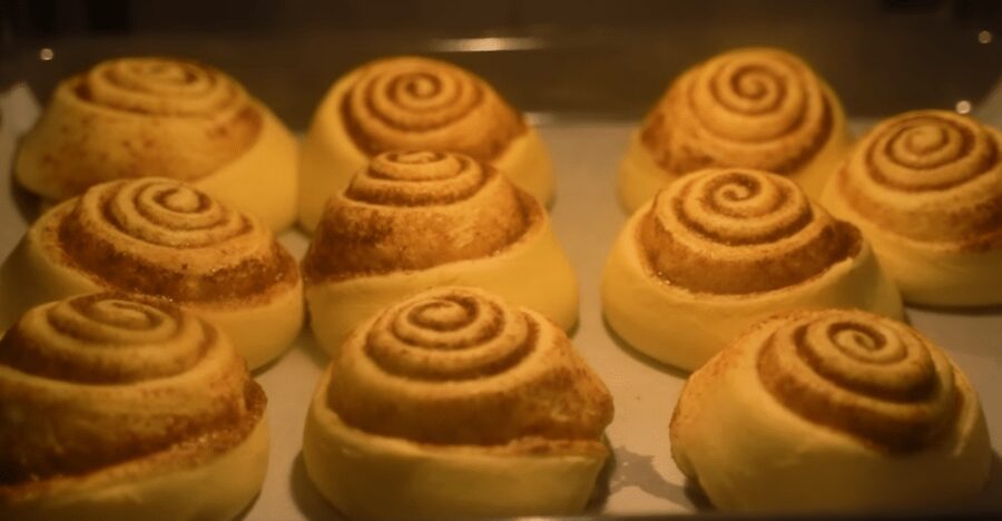 Рецепт пухких і ніжних булочок Сінабонів з корицею та кремом