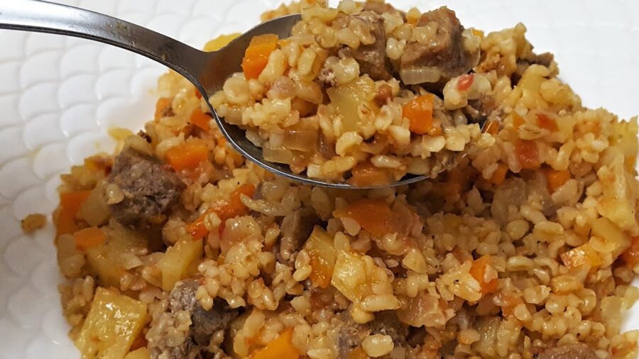 Як приготувати плов з булгуром, який перевершить класичний варіант з рисом Як приготувати плов з булгуром, який перевершить класичний варіант з рисом
