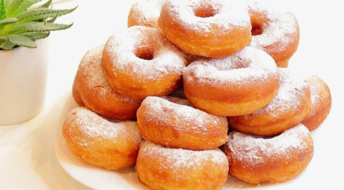 Рецепт пухких бубликів з сиру та яблук від господині