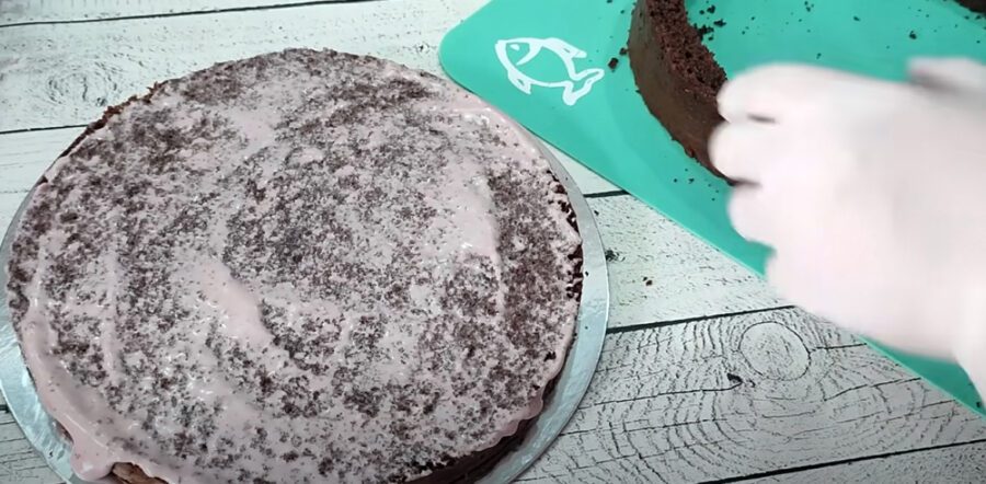 Як швидко приготувати шоколадно-вишневий торт без випікання