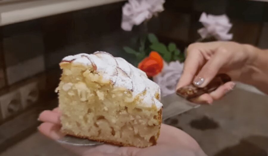 Пиріг настільки смачний, що його хочеться смакувати і смакувати