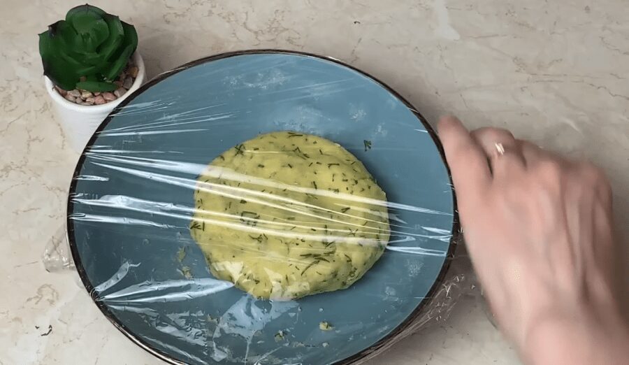 Рецепт смачного повсякденного супу з сирними кульками