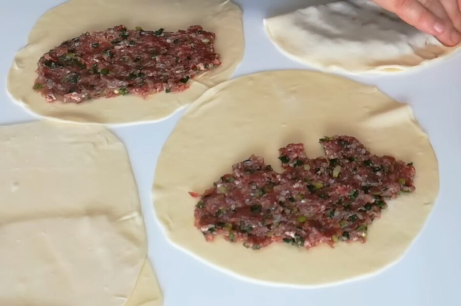 Рецепт соковитих чебуреків