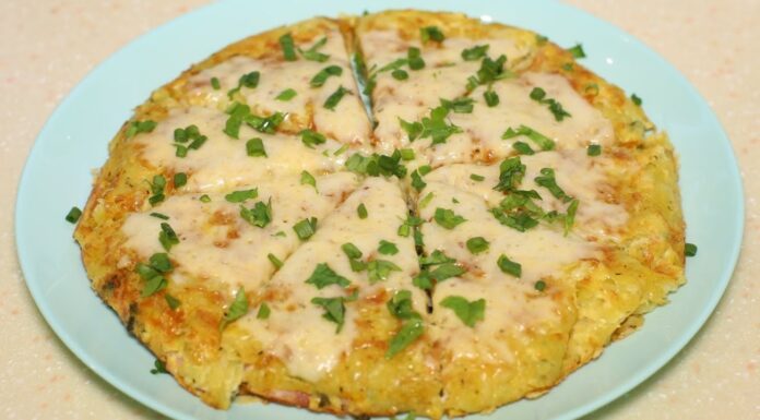 Зварганила “на швидку руку”, а родина просить уже 3 тижні поспіль: рецепт з 5 доступних продуктів Господиня поділилась рецептом смачної картоплі