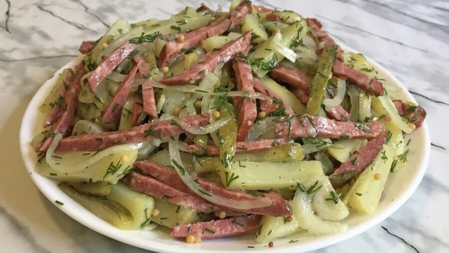 Приготувати німецький картопляний салат можна без використання майонезу 