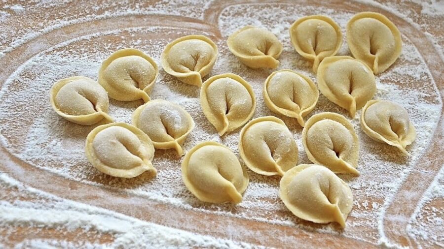 Як приготувати пельмені, які не рвуться і не злипаються 