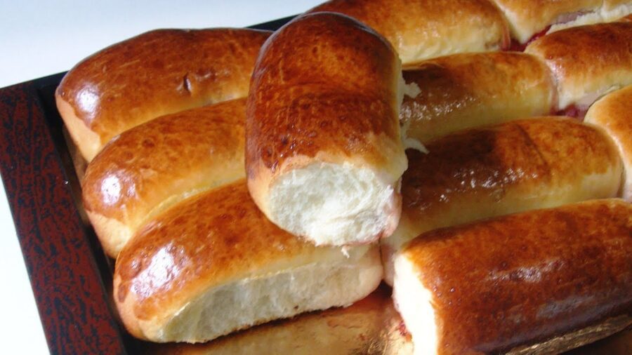 Пухкі пиріжки з вишнями 