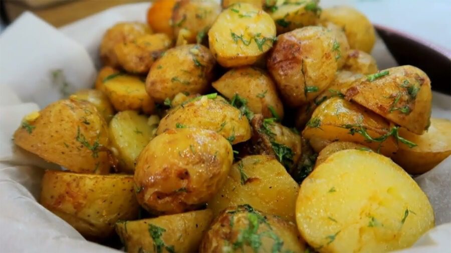 Як запекти картоплю з золотистою та хрумкою скоринкою