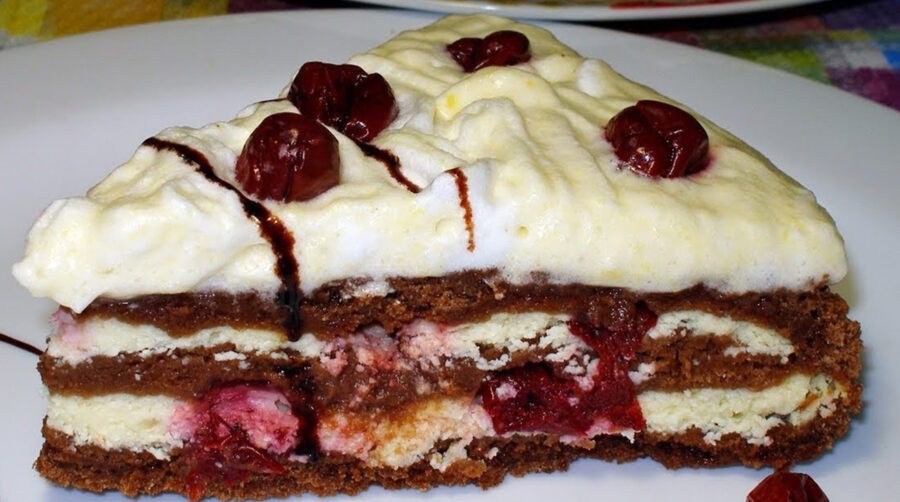 Як швидко приготувати шоколадно-вишневий торт без випікання