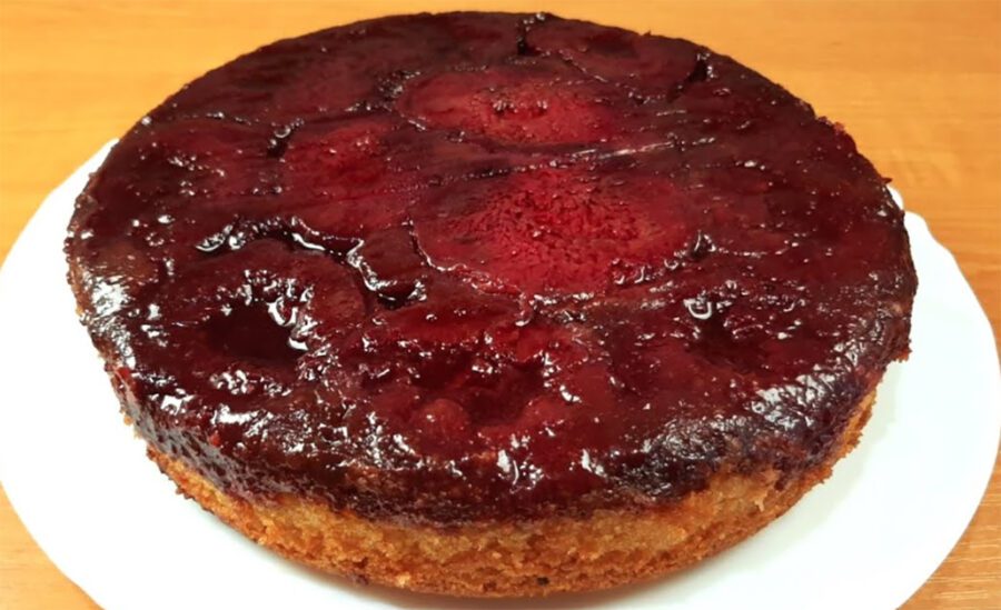 Рецепт соковитого сливового пирога 