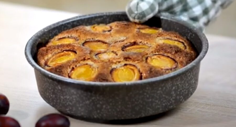 Рецепт осіннього пирога зі сливами