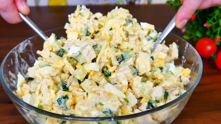 Салат з маринованими огірками Салат з маринованими огірками