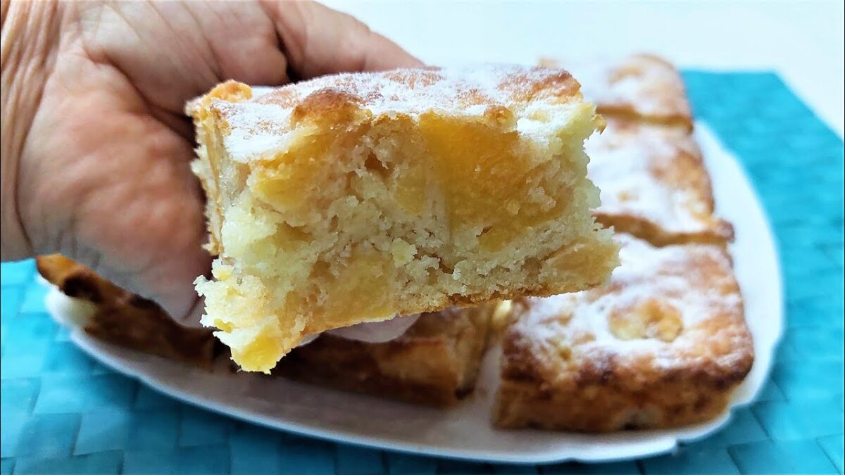 Як приготувати розкішну шарлотку з айвою Як приготувати розкішну шарлотку з айвою