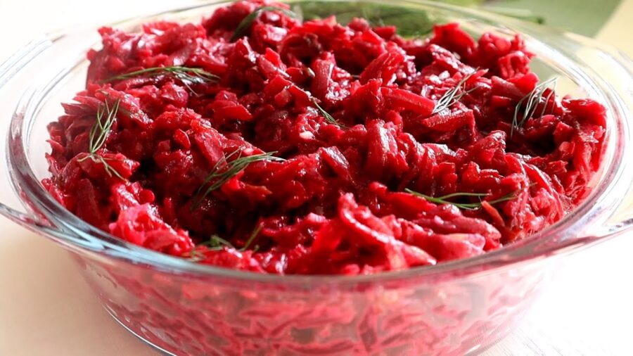 Кулінари розсекретили рецепт ніжного салату з буряка – варити не треба Кулінари розсекретили рецепт ніжного салату з буряка – варити не треба