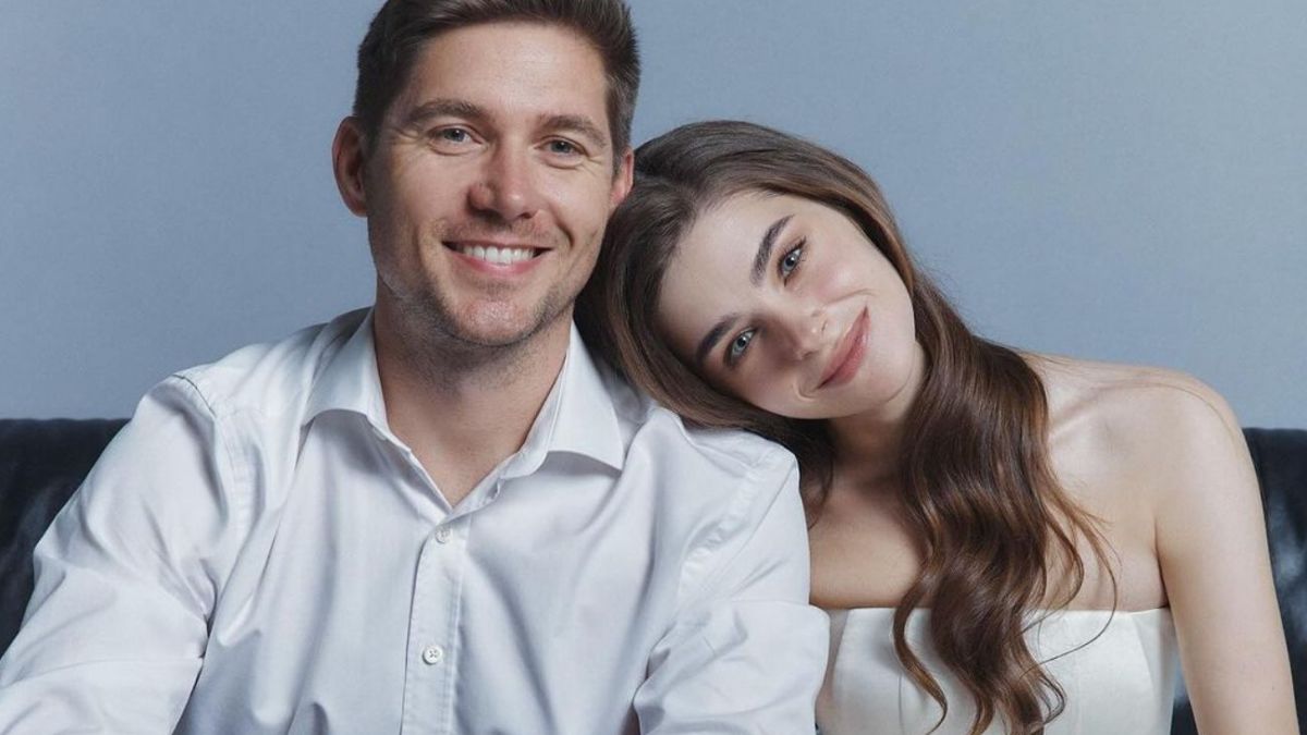 Катерина Полтавська офіційно стала Остапчук і показала свій новий паспорт із новим прізвищем