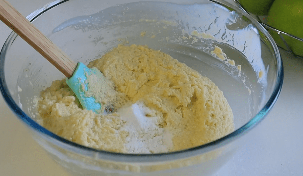 Рецепт пухких і смачних оладок без борошна на сніданок