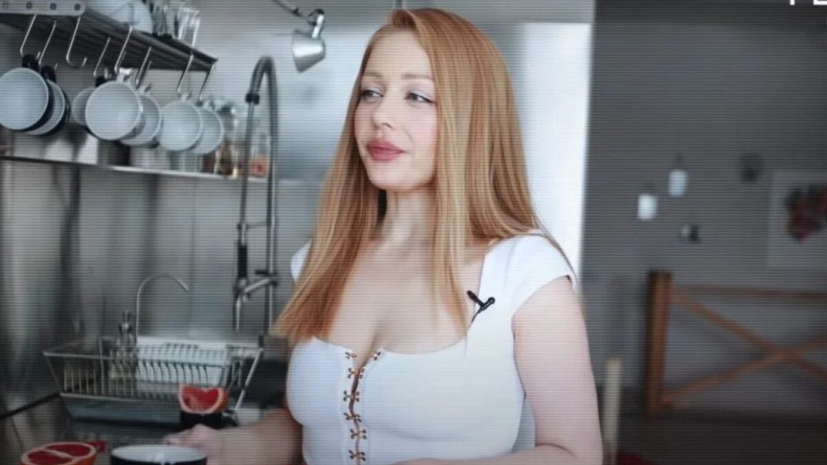 Тіна Кароль показала свій триповерховий маєток під Києвом 