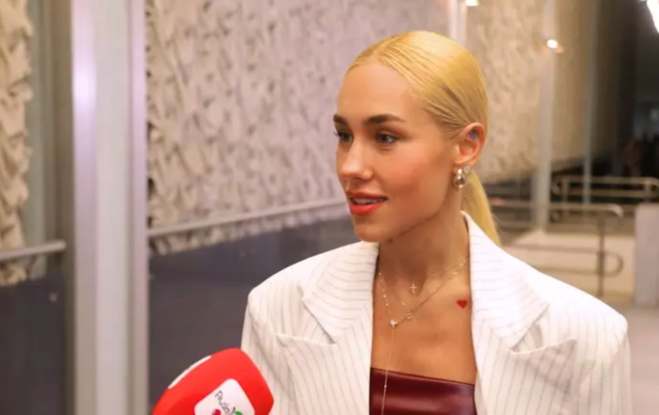 У Даші Квіткової стирчать вуха, але вона любить зачіски, які це демонструють