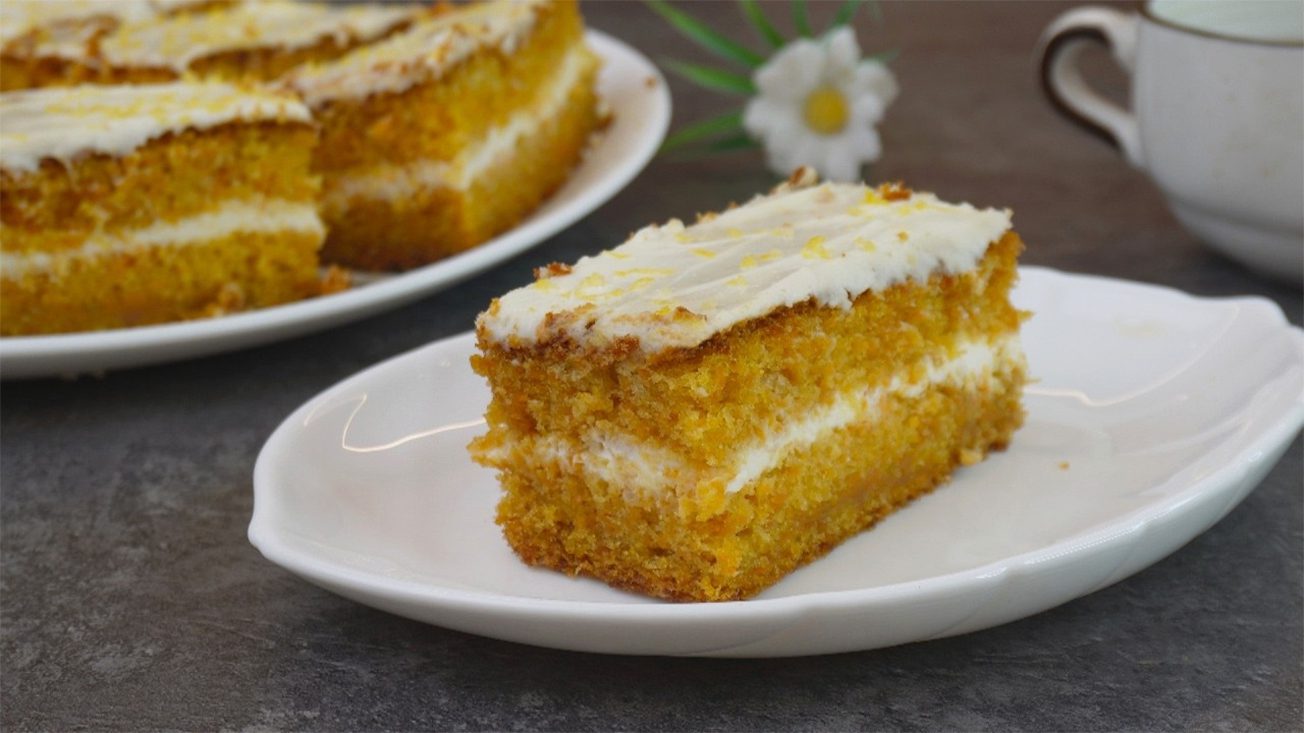 Морквяний тортик з лимонною цедрою
