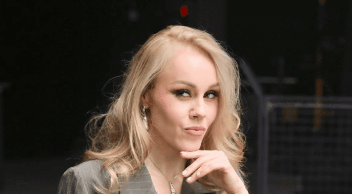 “Це людина з розлученнями та розставаннями”: розлучена 39-річна Олена Тополя розповіла про нового обранця Чи знайшла Олена Тополя заміну колишньому чоловіку