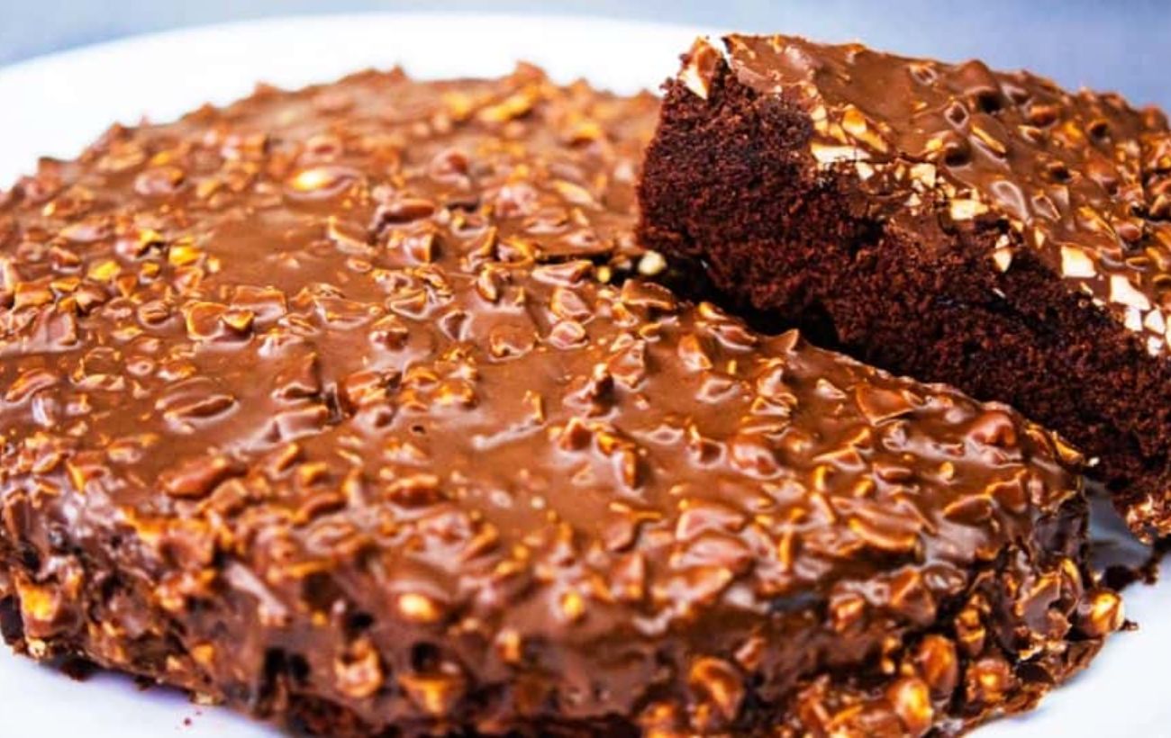 Рецепт торта з кремом та горіхами