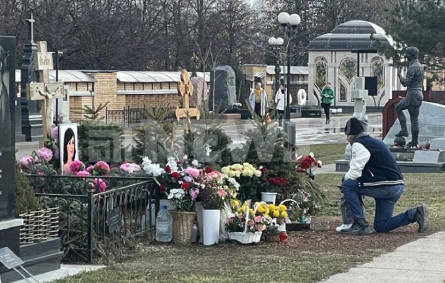 В Мережі показали могилу Анастасії Заворотнюк