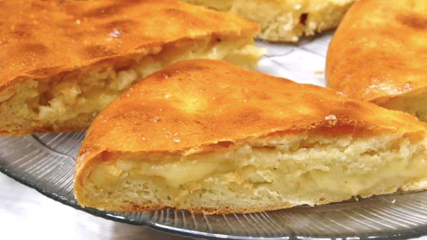 Рецепт дуже смачного і ситного пирога на кефірі  