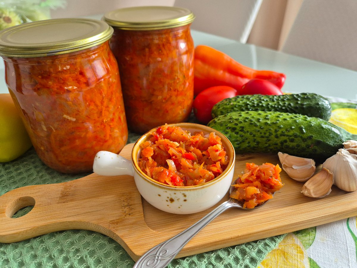 Кулінари розповіли, як приготувати смачну ікру з огірків на зиму – без клопоту та оригінально