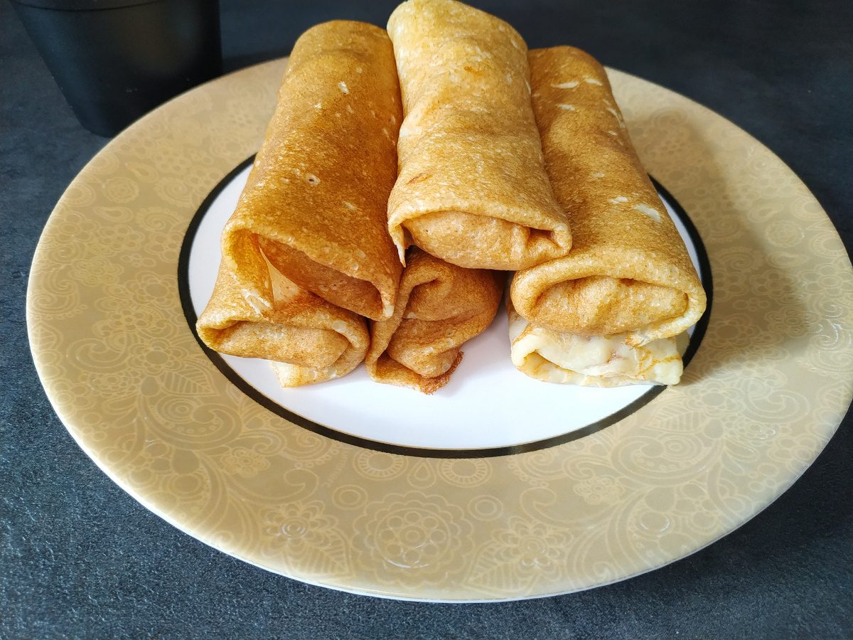 Кулінари розповіли, як швидко приготувати смачну начинку для млинців з доступних інгредієнтів