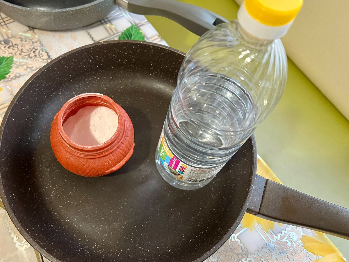 Експерти порадили спосіб, як очистити сковорідку від нагару та жиру просто та дуже швидко